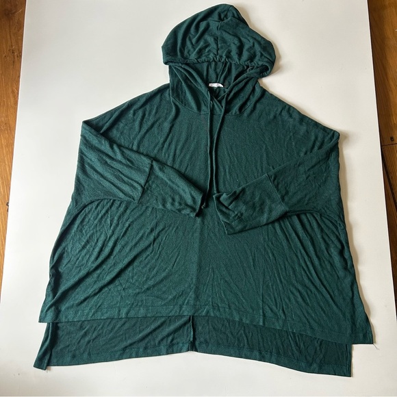 Plus Size Forest Green Hooded Flowy Sweater Top - Picture 4 of 9